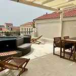 Agora *