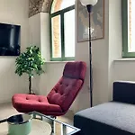 Agora *