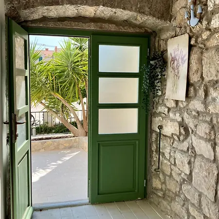 Agora Betina (Sibenik-Knin)