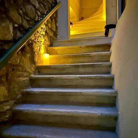 Agora