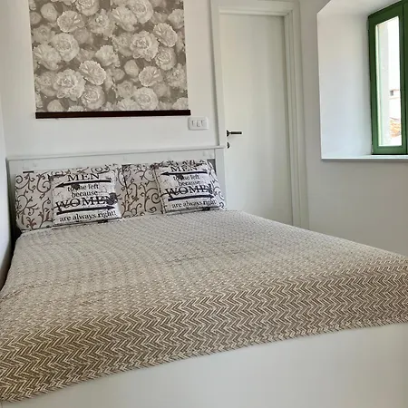 Agora Betina (Sibenik-Knin)