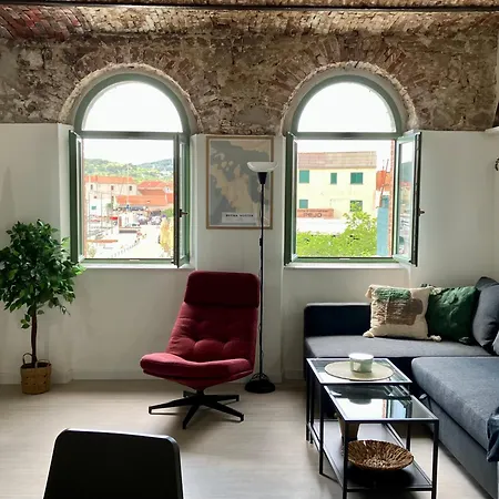 Agora